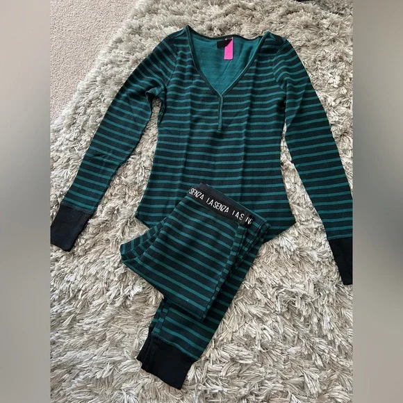 LA SENZA Green Stripe Fitted Stretch Thermal Ribbed PJ Set – XS - Picture 5 of 7